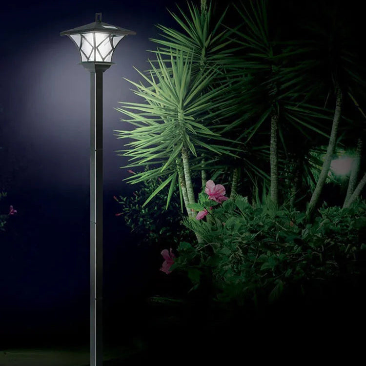 Lampe colonne solaire pour un éclairage extérieur sans effort