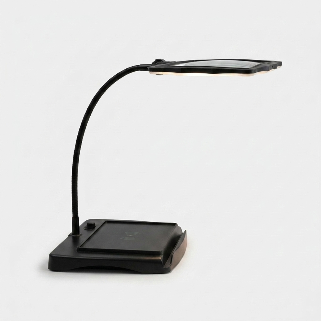 Illuminated Desk Magnifier for Eye Comfort