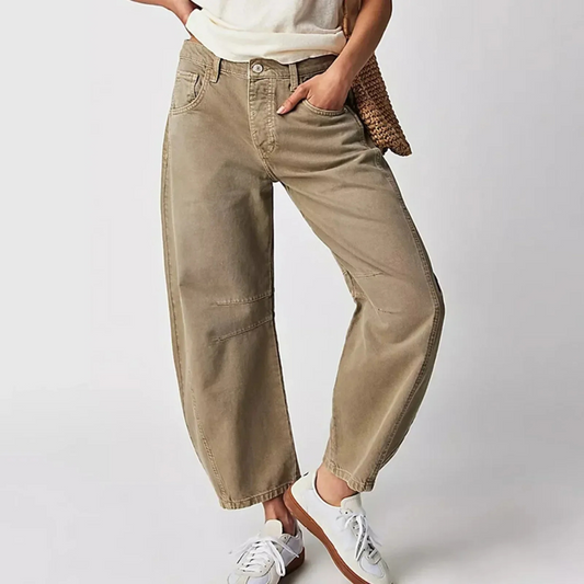 Women's Barrel Jeans with Wide Legs and a Low Waist