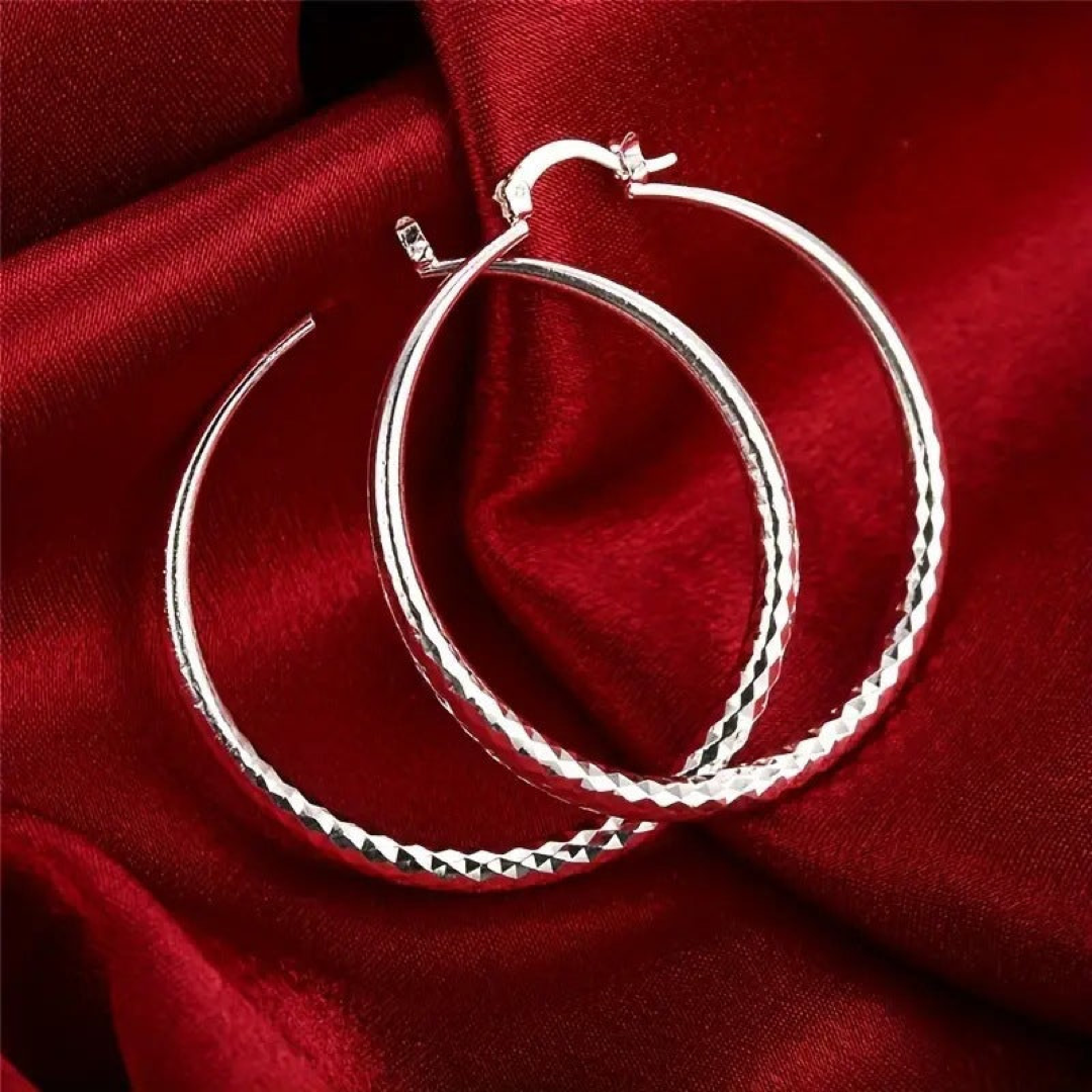 Diamond-Cut Hoop Earrings for Everyday Sparkle