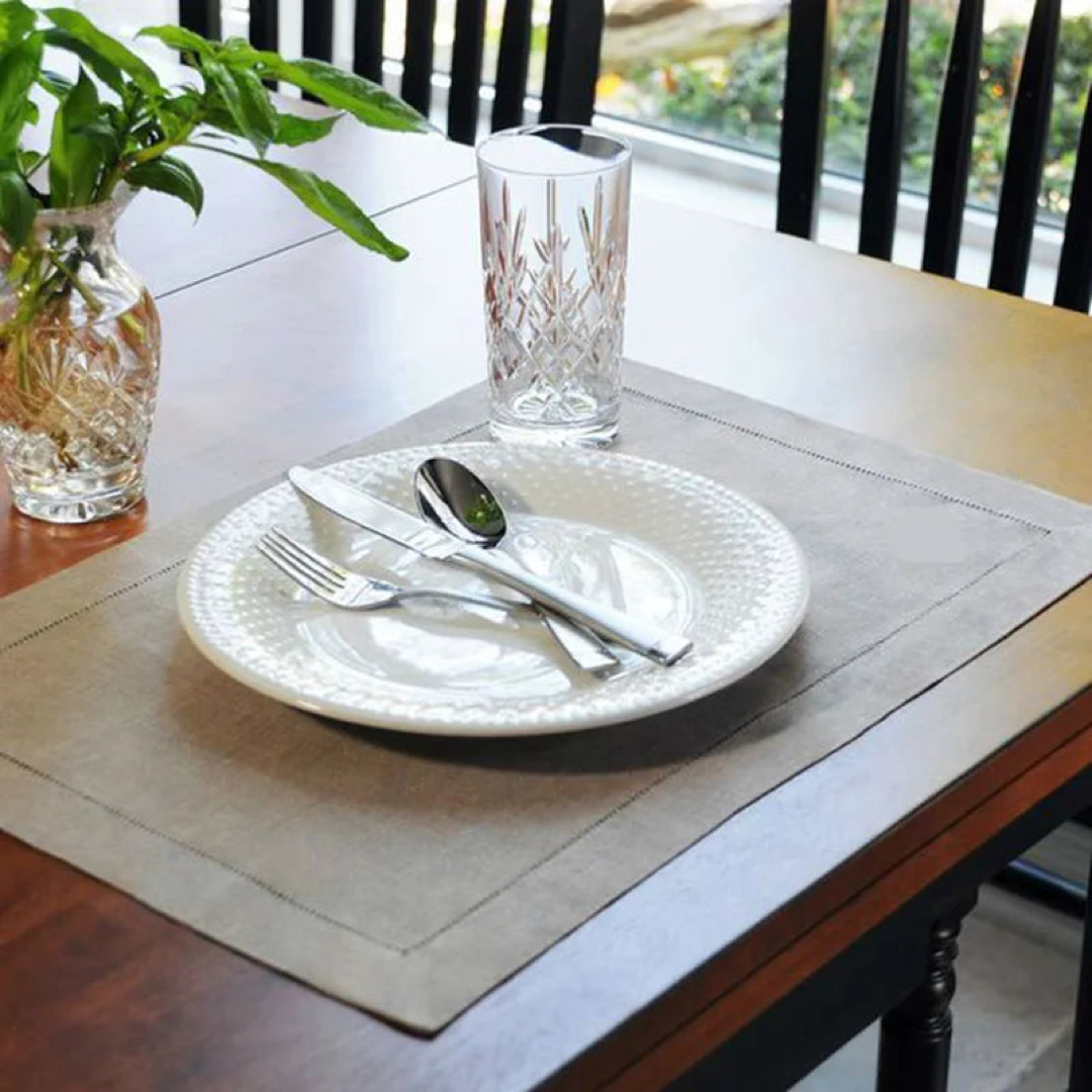 Hemstitched Cloth Napkin Set for Elegant Dining