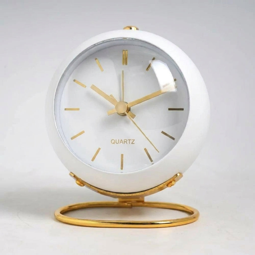 Silent Bedside Clock With Nighttime Backlight