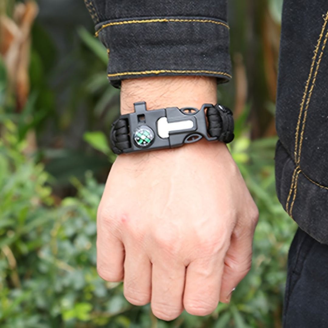 Paracord Survival Bracelet for Emergency Readiness