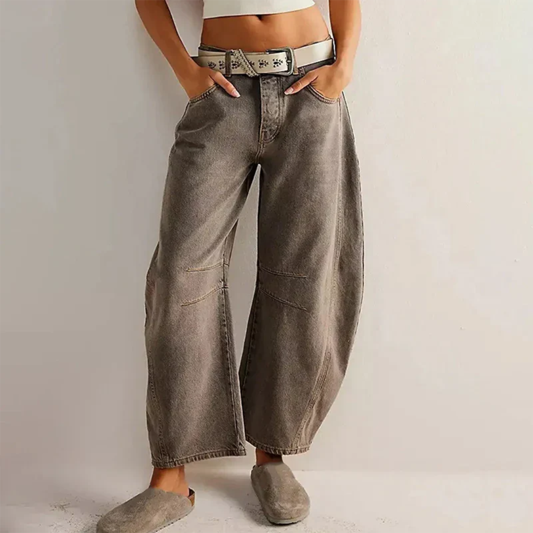 Women's Barrel Jeans with Wide Legs and a Low Waist