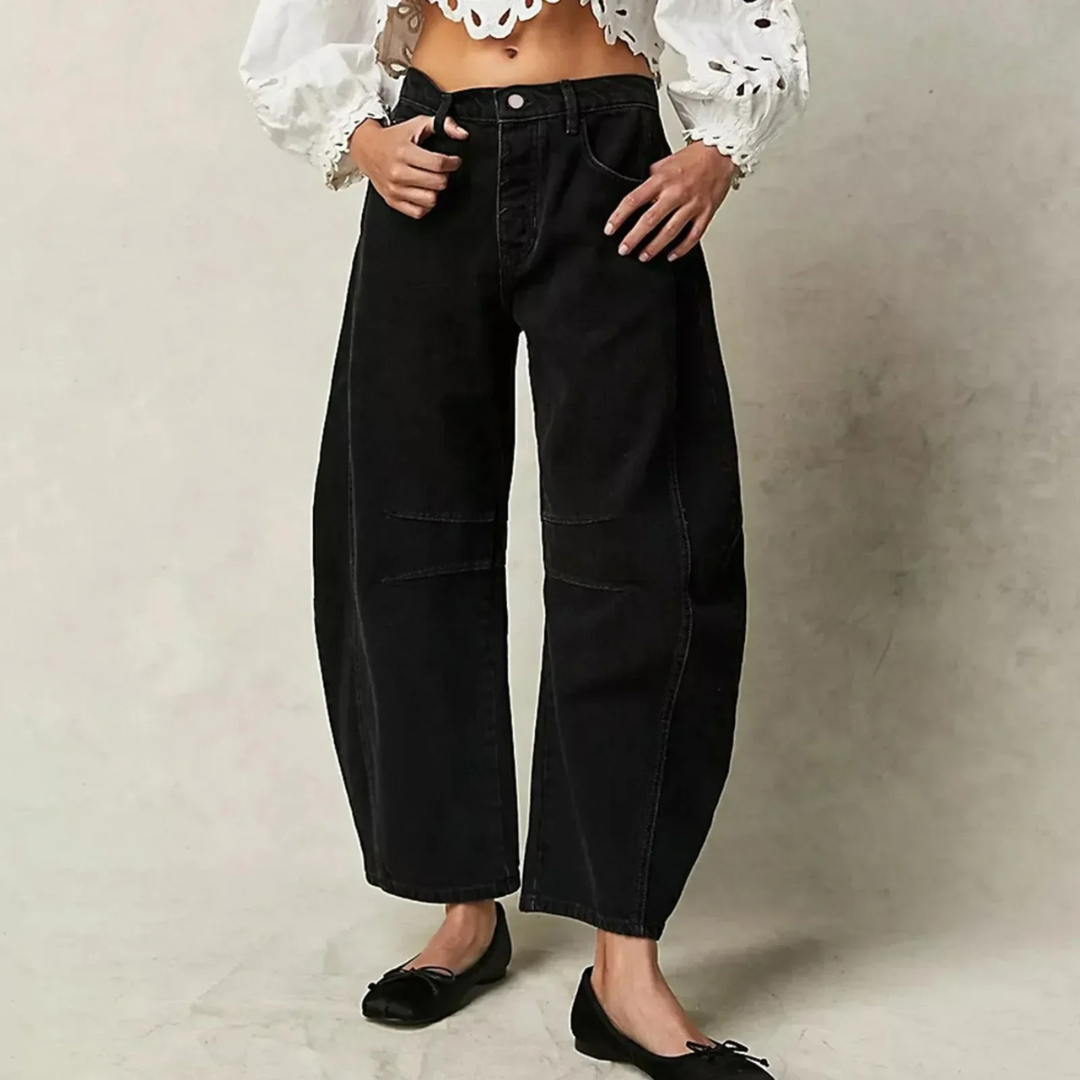 Women's Barrel Jeans with Wide Legs and a Low Waist