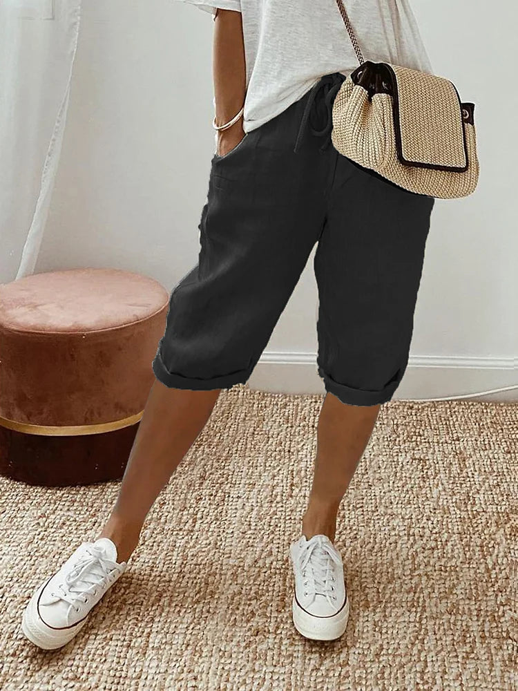Women's Three-Quarter Trousers with Elastic Waist and Side Pockets