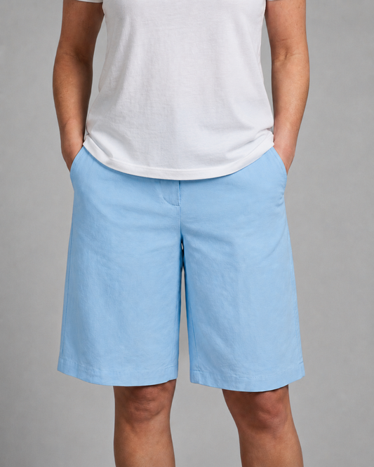 Women's High-Waisted Shorts with Side Pockets and Straight Legs, Knee-Length