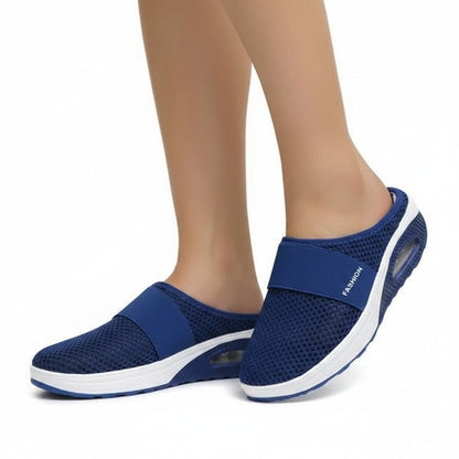 Women's Slip-on Slippers with Textured Sole and Wide Bandage