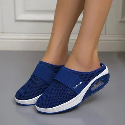Women's Slip-on Slippers with Textured Sole and Wide Bandage