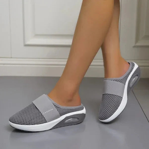Women's Slip-on Slippers with Textured Sole and Wide Bandage