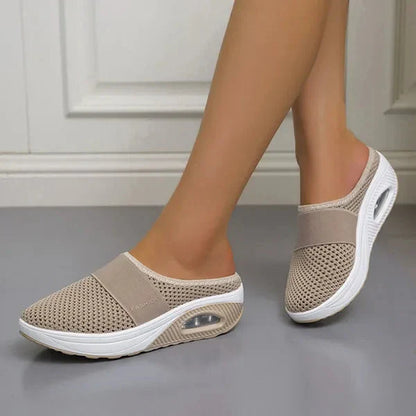 Women's Slip-on Slippers with Textured Sole and Wide Bandage