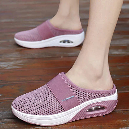 Women's Slip-on Slippers with Textured Sole and Wide Bandage