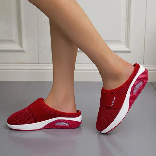 Women's Slip-on Slippers with Textured Sole and Wide Bandage
