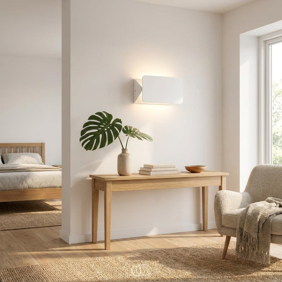 Adjustable LED Wall Light for Tailored Ambiance