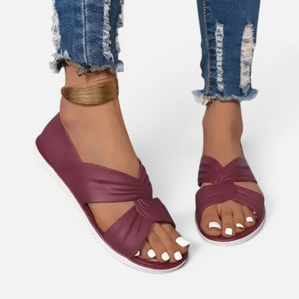 Women's sandals with knot detail