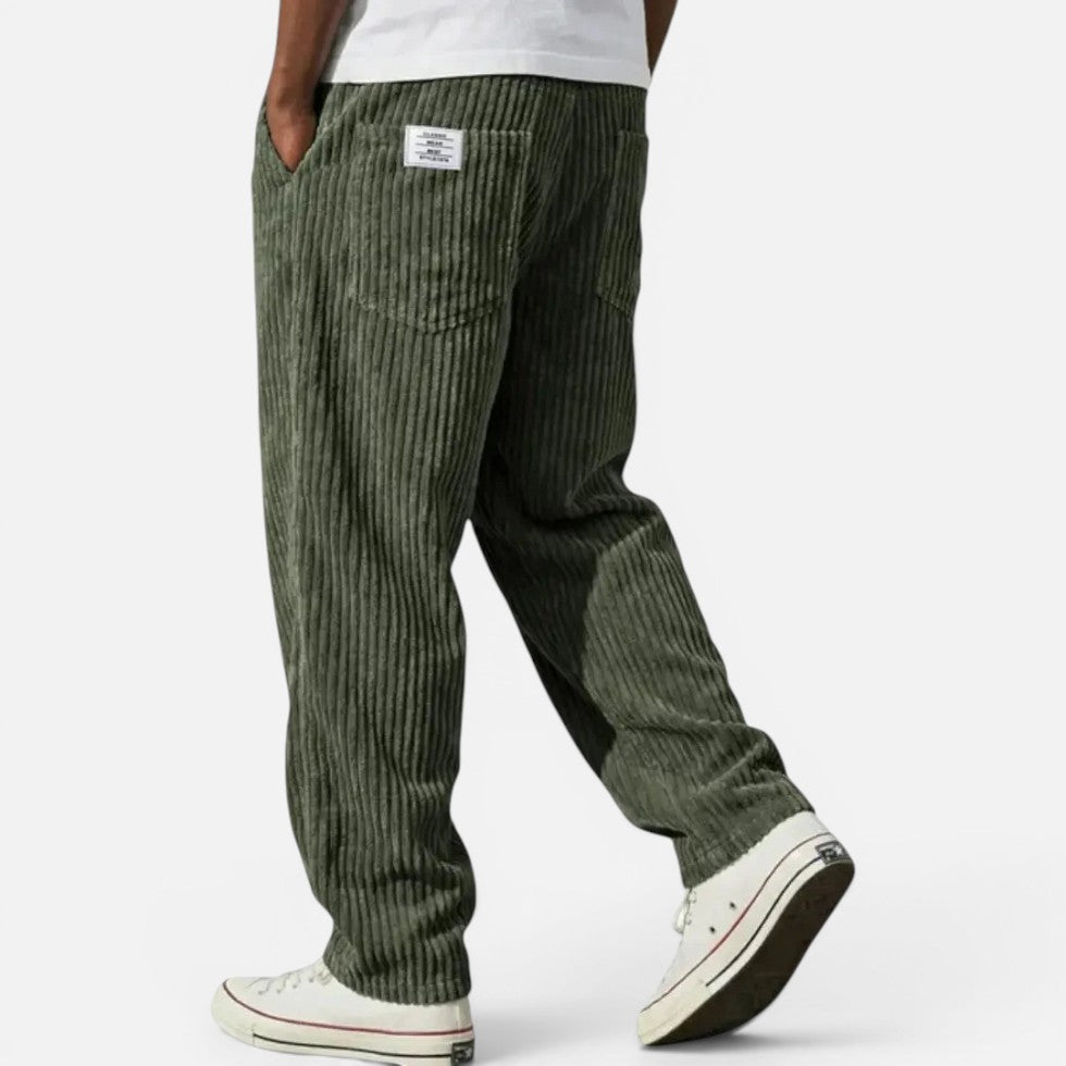 Men's corduroy trousers with a wide cut and elastic waistband