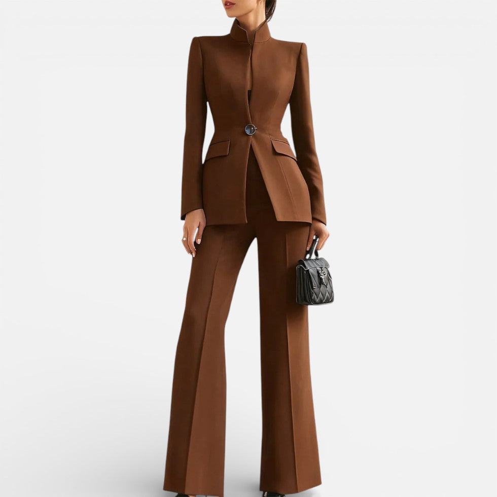 Women's two-piece trouser suit with blazer and trousers