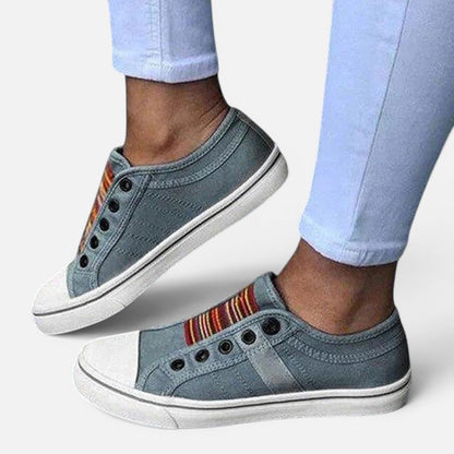 Women's slip-on sneakers with elastic insert