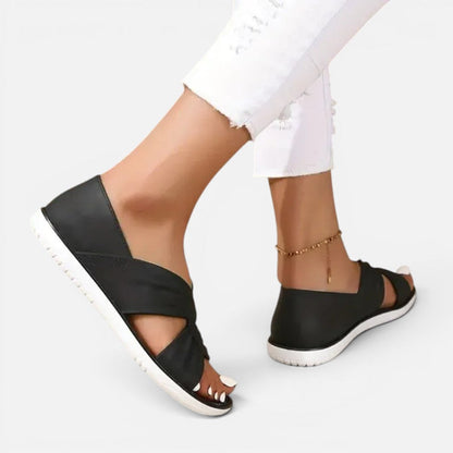 Women's sandals with knot detail